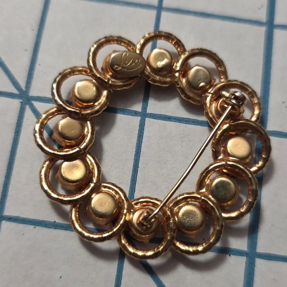 Vibrant Gold-Tone Multicolor Crystal‎ Brooch Vintage Lisa